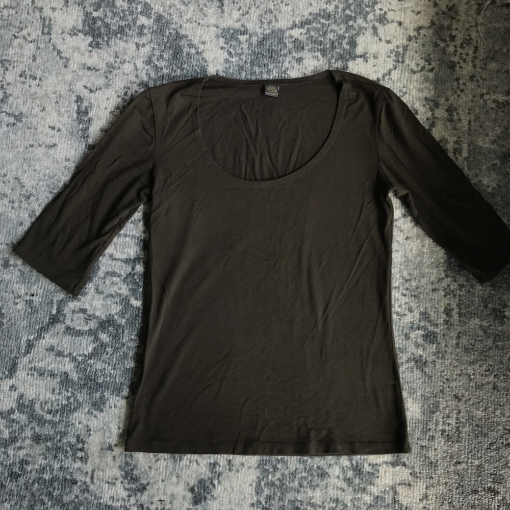 Deep olive scoop neck rayon tee top S